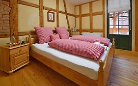 Naturhof-Papiermuehle 2 Bett-Zimmer Rosenrot